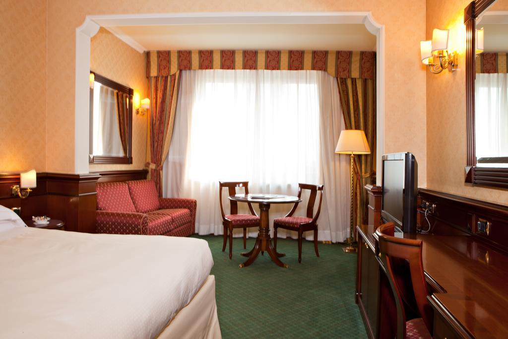 Atahotel Executive Milán Pokoj fotografie