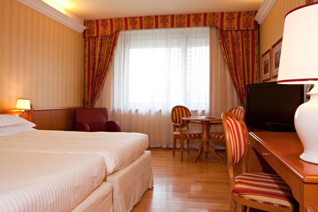 Atahotel Executive Milán Pokoj fotografie